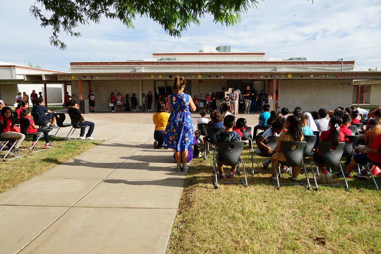 Edison Students and Staff exchange awards